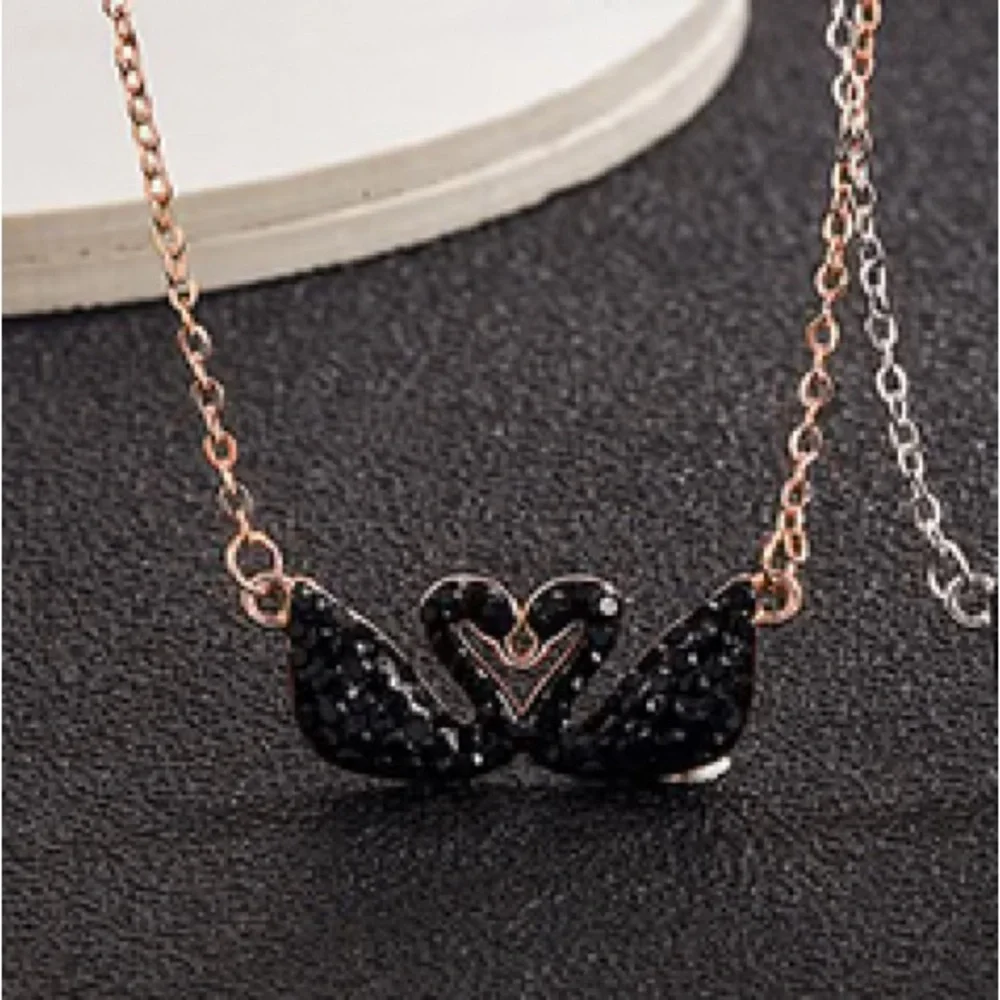 18K Rose Gold Black Swan Kiss Necklace Black Crystal Gemstone Bohemian No Fade - Picture 4 of 9